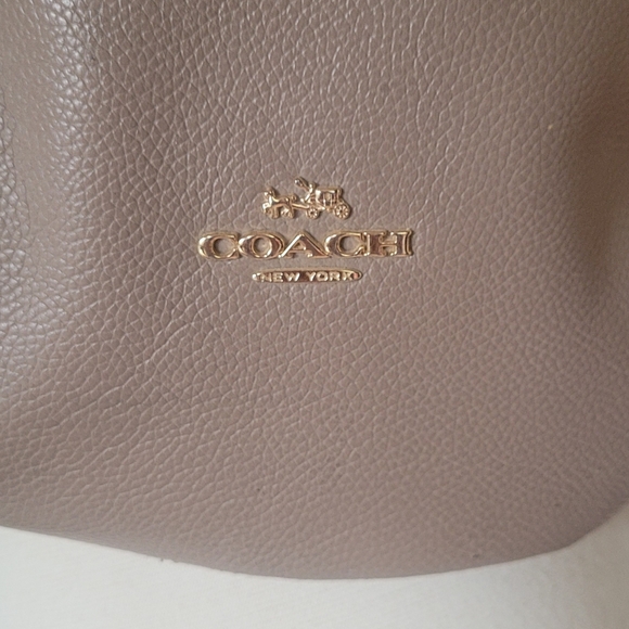 Coach New York Leather Convertible Cross Body or Shoulder Bag | Leather Purse - Picture 4 of 10